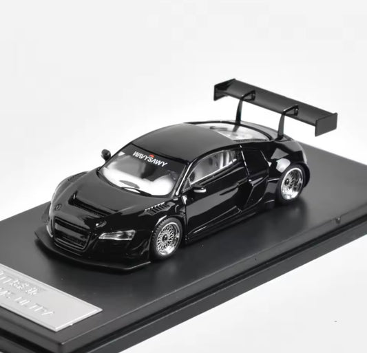 Audi R8 LMS 1:64 – Hochwertiges Modell mit Display-Plate