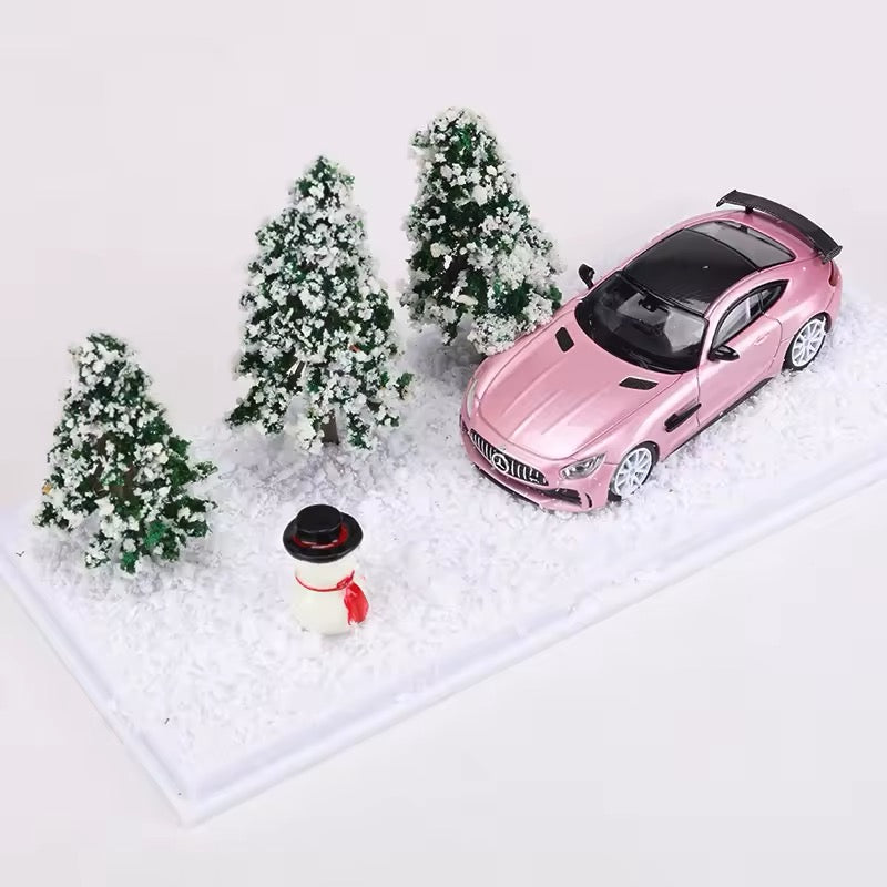 Fine Works 1:64 AMG GTR Christmas Edition – Festliche Power im Taschenformat