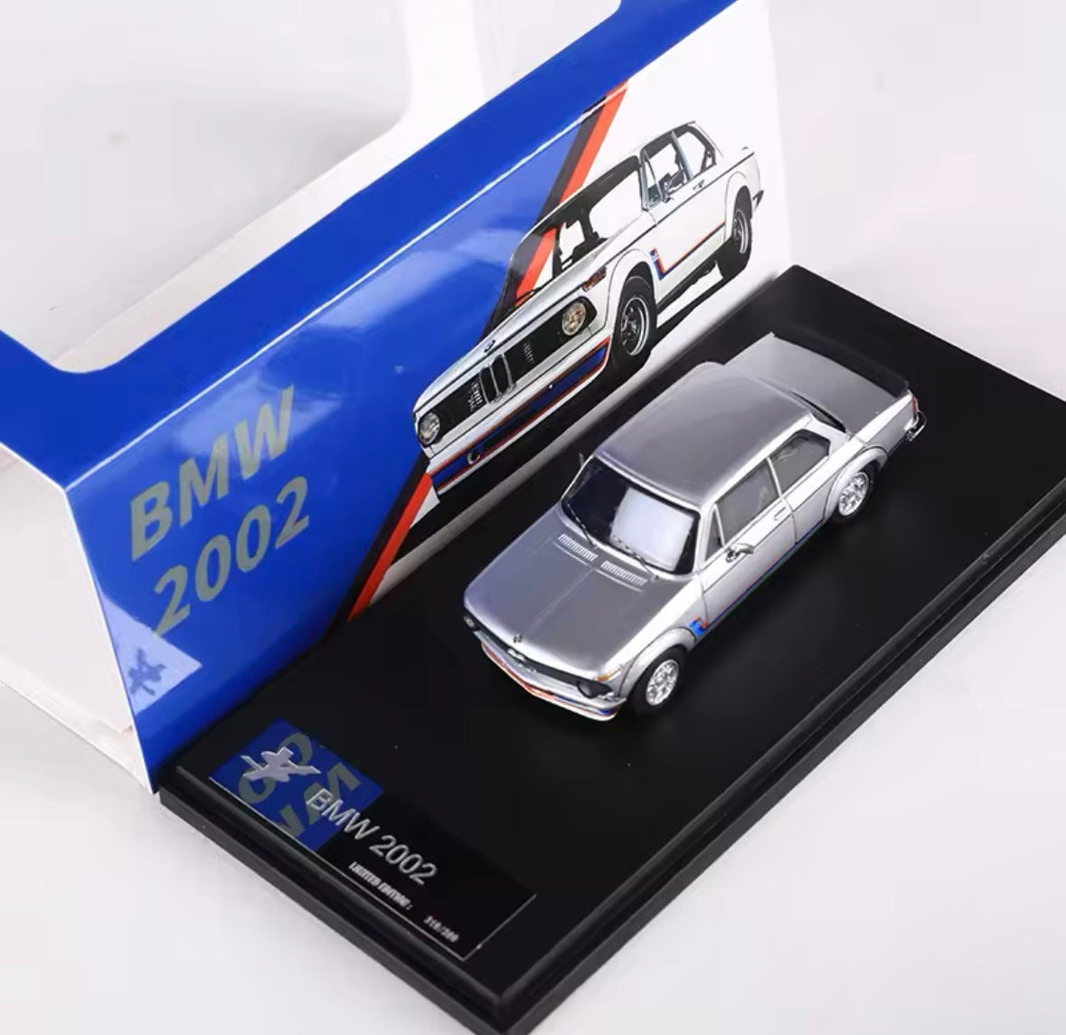 YS Model 1:64 BMW 2002 Turbo – Klassische Turbo-Power im Miniaturformat