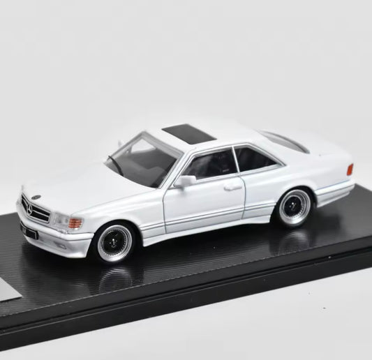 Rhino Model RM 1:64 Mercedes-Benz 560SEC W126 – Hochwertiges Diecast-Modellauto