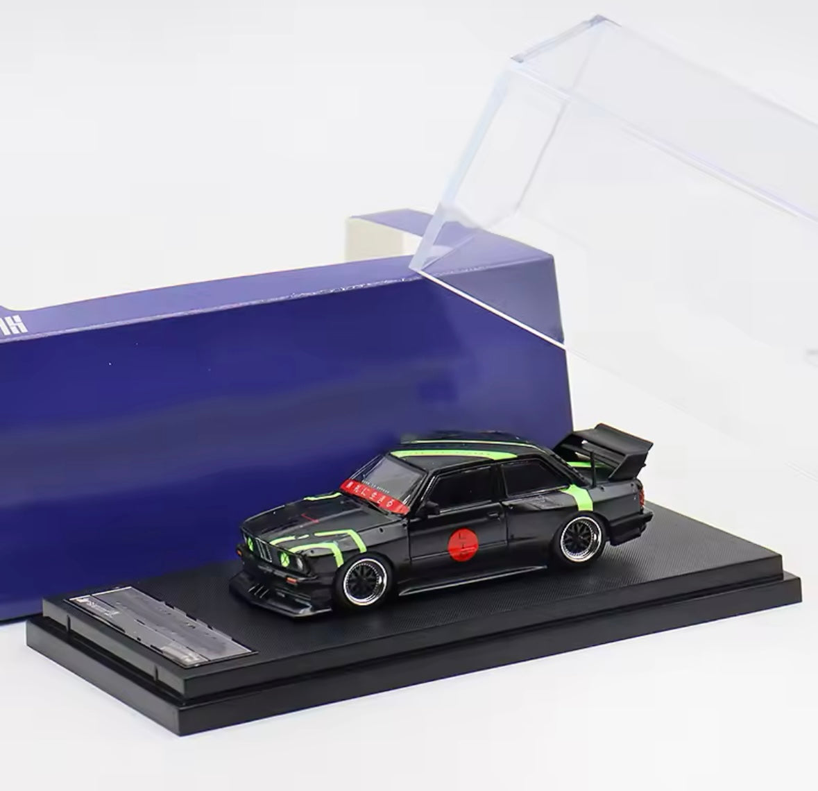 SW 1:64 LTO M3 E30 „Marmor“ – Kunst trifft Maschinenbau