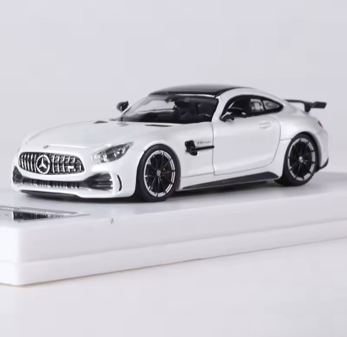 MJ Model 1:64 AMG GTR – Pure Performance im Miniaturformat