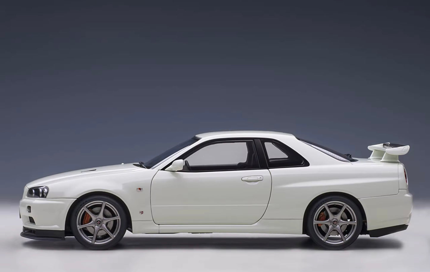 AUTOart 1:18 Nissan R34 NISMO GT-R – Die Legende in Perfektion