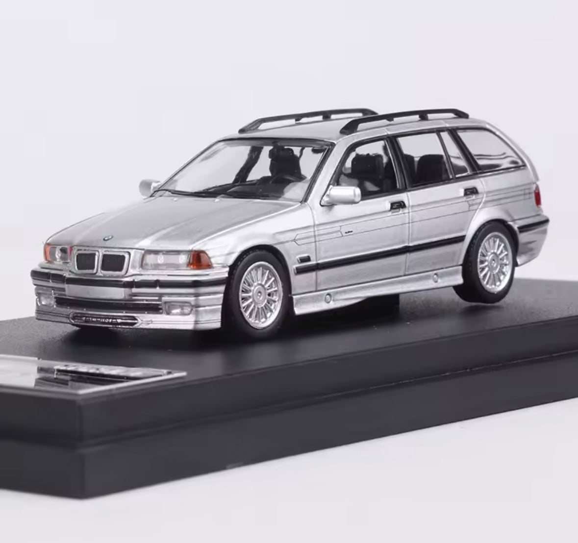 BMW E36 Touring 1:64 Modellauto – Hochwertiges Diecast-Sammlerstück