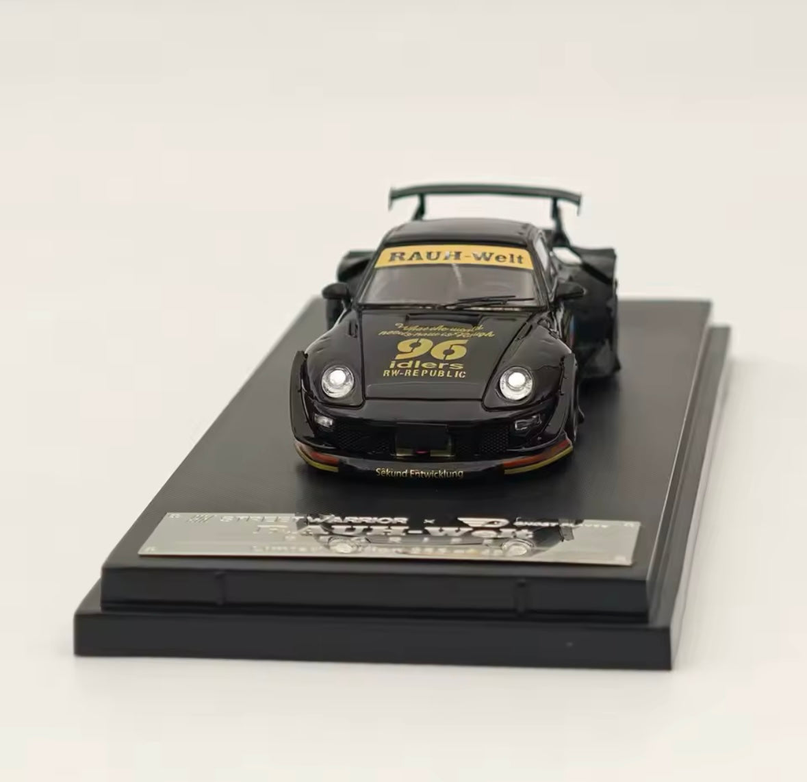 SW 1:64 Porsche 993 RWB „Charlene“ – Ein Statement auf vier Rädern